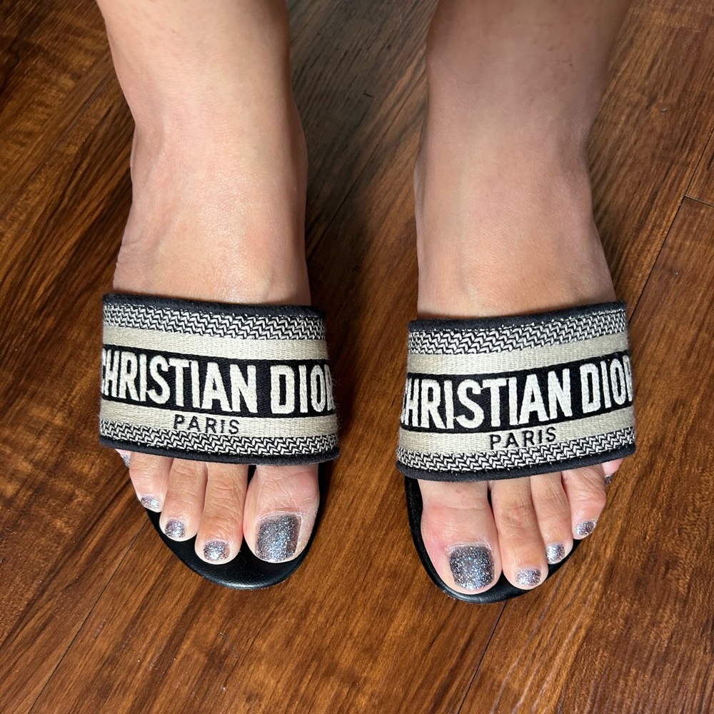 Christian Dior authentic size 39 EUR 8 1/2 US Embroidered heeled slides/ sandals